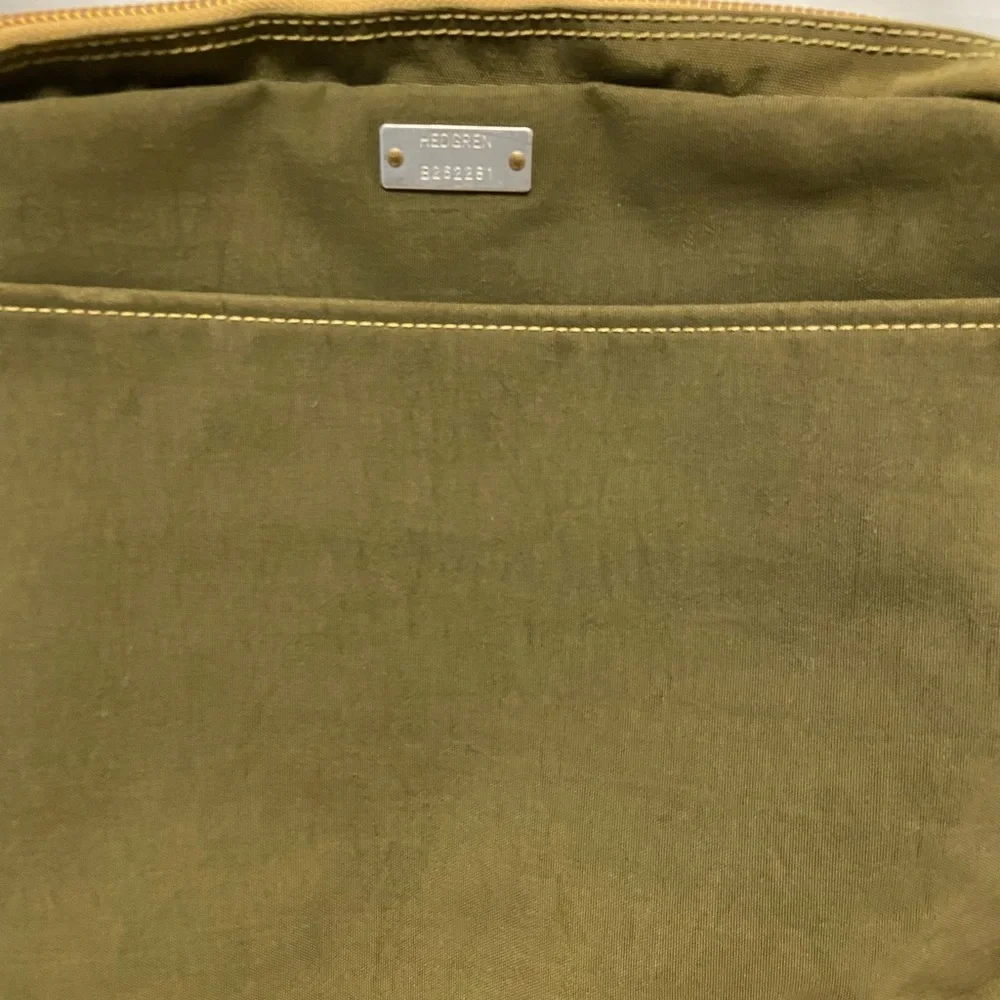 - Hedgren Camo Green Messenger Satchel Unisex Outdoor Bag